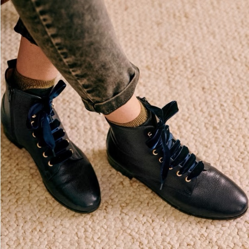 Sezane Eugenie boots in navy blue